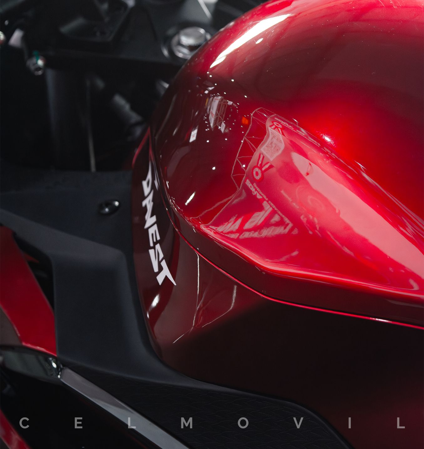 Moto Deportiva V10, Aro 17